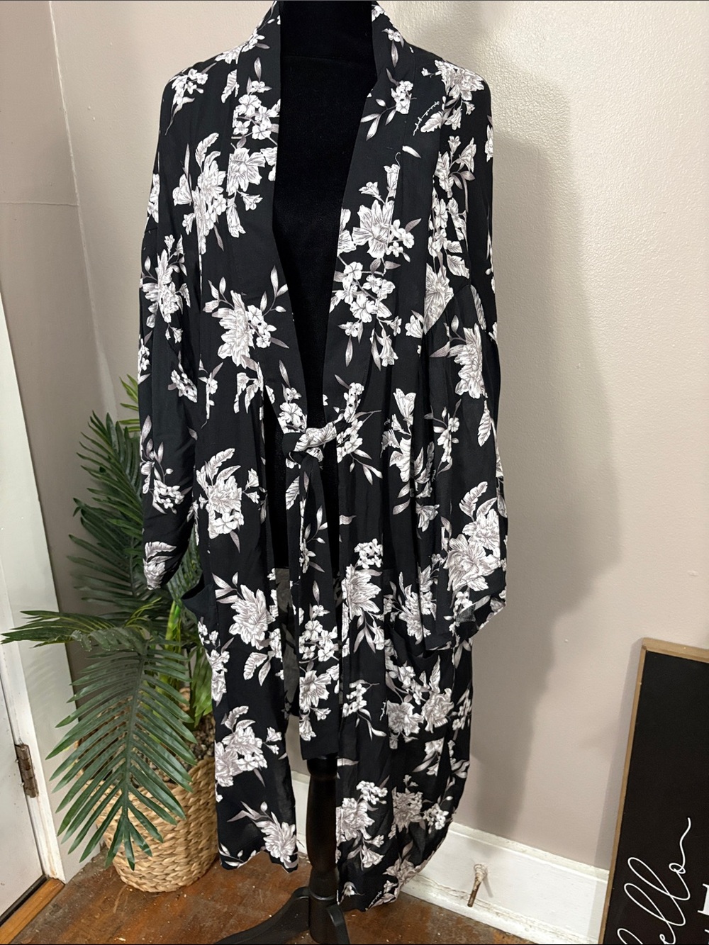 Spiritual Gangster Black & White Floral Mya Kimono Robe one size